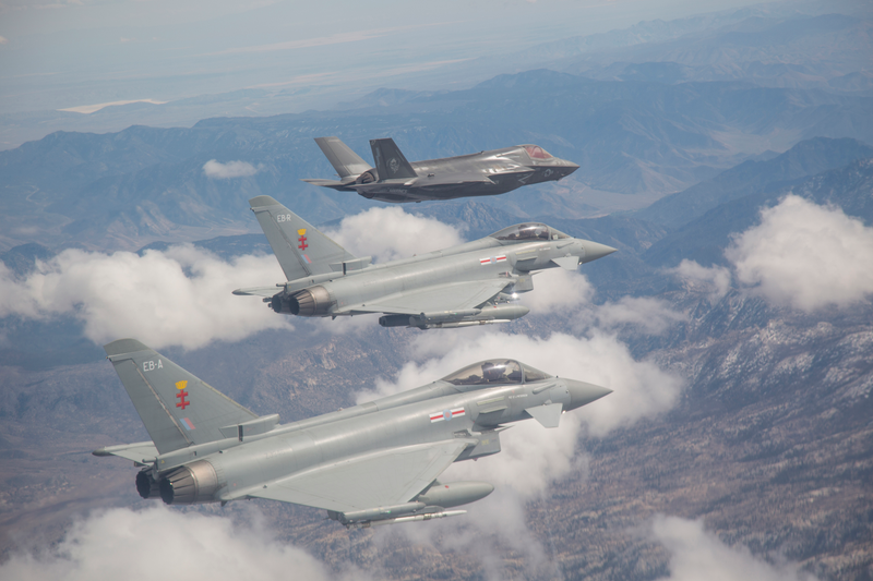 Illustration for article titled The Right Fighter For Canada Is The Super Hornet, Not The F-35
